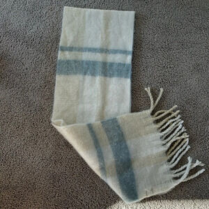 Oversized white/blue scarf